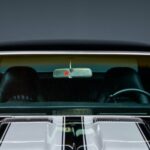 Maneiras baratas de fazer um carro clássico parecer novo: existem acessórios modernos que você deve ter