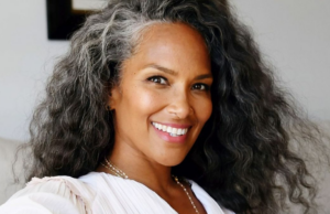 Mara Brock Akil receberá o prêmio Norman Lear de 2026 do Producers Guild para televisão Poker Face