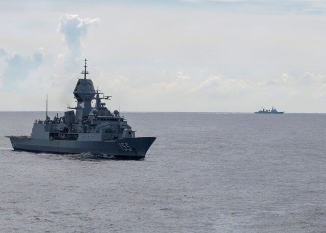 Marinha Chinesa Supera Navios dos EUA e Aliados em Águas Disputadas
