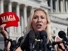 Marjorie Taylor Greene com inveja: por dentro de seu confuso rompimento com Trump A deputada Marjorie Taylor Greene, R-Ga., fala em um comício do candidato presidencial republicano, o ex-presidente Donald Trump, domingo, 9 de junho de 2024, em Las Vegas. (Foto AP/John Locher)