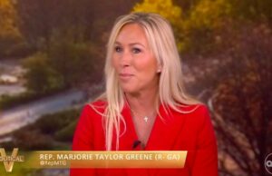 Marjorie Taylor Greene diz a ‘The View’ que está tudo bem se Trump estiver bravo com ela agora: ‘Estamos todos acostumados a’ ser gritado por ele | Vídeo Marjorie Taylor Greene diz a 'The View' que está tudo bem se Trump estiver bravo com ela agora: 'Estamos todos acostumados a' ser gritado por ele | Vídeo