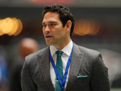 Mark Sanchez supostamente demitido pela Fox Sports enquanto enfrenta acusações criminais por incidente de esfaqueamento Download app from appStore