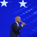 ESTADOS UNIDOS - 23 DE JUNHO: Abigail Spanberger, candidata democrata ao 7º distrito congressional da Virgínia, fala durante a Cúpula das Mulheres em Herndon, Virgínia, no sábado, 23 de junho de 2018. (Foto de Bill Clark/CQ Roll Call) (CQ Roll Call via AP Images)