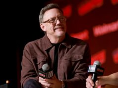 Matthew Lillard diz ‘F— Ice’ durante exibição de fãs de ‘Scream’: ‘Precisamos liderar com amor’ Matthew Lillard diz ‘F— Ice’ durante exibição de fãs de ‘Scream’: ‘Precisamos liderar com amor’