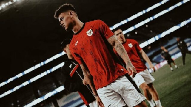 Mees Hilgers irritado por ser acusado de fingir uma lesão Mees Hilgers irritado por ser acusado de fingir uma lesão por membros do DPR: eles sempre mentem!