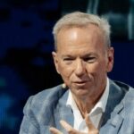 Megadoador democrata e ex-chefe do Google Eric Schmidt acusado de estupro por ex-amante em processo judicial