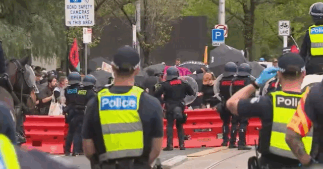 Melburnianos alertaram sobre protestos antes do grande fim de semana A polícia espera evitar cenas violentas testemunhadas num protesto e contraprotesto semelhante em 19 de outubro.