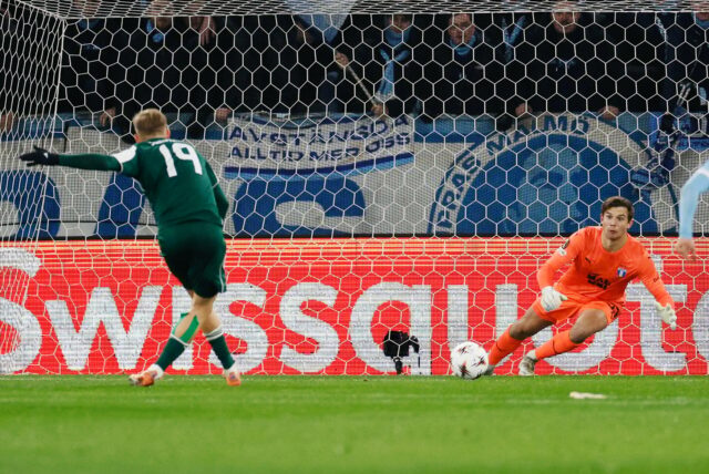 Melker Ellborg na baliza do Malmö