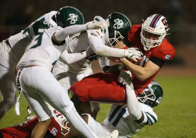 Membro da assembleia de SF pressiona CCS para transferir St. Ignatius, final de futebol do SHC para o City
