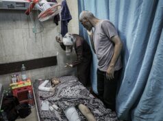 Menina de Gaza conta história de ter sido encontrada viva no necrotério após ataque israelense Menina de Gaza conta história de ter sido encontrada viva no necrotério após ataque israelense