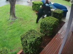 Menino de 14 anos sob fiança supostamente esfaqueia jovem de 19 anos na tranquila rua de Melbourne Menino de 14 anos sob fiança supostamente esfaqueia jovem de 19 anos na tranquila rua de Melbourne