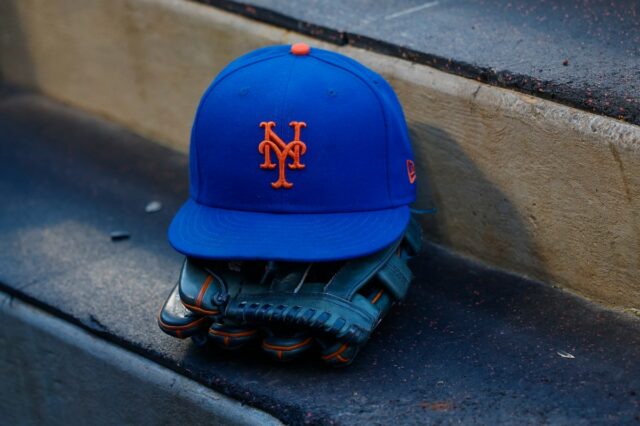 Mets lança oficialmente veterano de 10 anos Mets lança oficialmente veterano de 10 anos