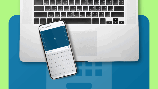 Meu laptop quebrou, o dia do pagamento estava longe e Vista aproximada da mão controlando o aplicativo de mouse remoto na frente do laptop MacBook