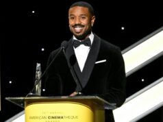 Michael B. Jordan chora ao receber o prêmio de Ryan Coogler após a cerimônia da Calçada da Fama de Chadwick Boseman: ‘Estou tão feliz que aconteceu no mesmo dia’ Michael B. Jordan chora ao receber o prêmio de Ryan Coogler após a cerimônia da Calçada da Fama de Chadwick Boseman: 'Estou tão feliz que aconteceu no mesmo dia'
