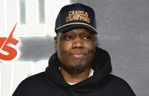 Michael Che chama o SNAP Freeze de ‘realmente fodido’: continuo vendo ‘vídeos racistas celebrando famílias (principalmente negras) que não conseguem comprar mantimentos’ Michael Che chama o SNAP Freeze de 'realmente fodido': continuo vendo 'vídeos racistas celebrando famílias (principalmente negras) que não conseguem comprar mantimentos'