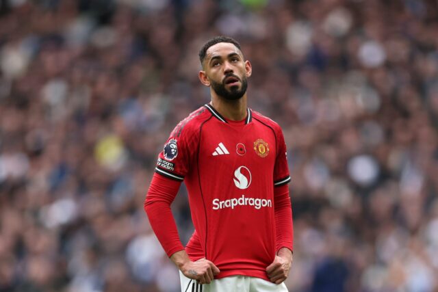 Ruben Amorim gestures