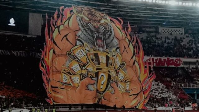 Mídia estrangeira surpresa ao ver Tifo Persija Jakarta no GBK: Incrível!
