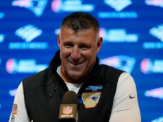 Mike Vrabel, do Patriots, compara acordos de prazo comercial da NFL a ‘estar grávida’ O técnico do New England Patriots, Mike Vrabel, fala em entrevista coletiva.