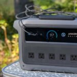 o anker solix c1000 gen 2 alimentando uma máquina de café expresso de'longhi