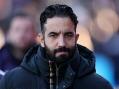 Momento de 23 minutos contra o Palace mostrou uma mudança fácil que Ruben Amorim pode fazer para levar o Man Utd a outro nível Bruno Fernandes e Casemiro, do Manchester United, aplaudem os torcedores após a partida da Premier League entre Crystal Palace e Manchester United, no Selhurst Park, em 30 de novembro de 2025