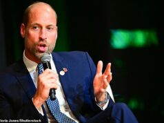 Momento em que o príncipe William se recusa a se envolver no escândalo de Andrew e Harry e Meghan se separam enquanto ele diz à CNN: ‘Quero me cercar de pessoas que querem fazer o bem’ O Príncipe William participou de um ‘bate-papo ao pé da lareira’ no Earthshot no Brasil, mas rejeitou perguntas sobre a Família Real