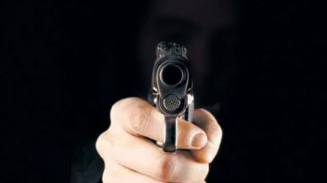 Morre Hansip baleado por ladrão de motos em Cakung Morre Hansip baleado por ladrão de motos em Cakung