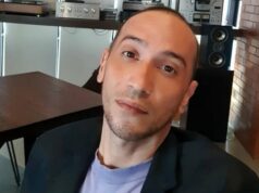 Morto em um único acidente, Gary Iskak bateu em uma árvore e caiu Morto em um único acidente, Gary Iskak bateu em uma árvore e caiu