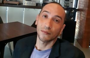 Morto em um único acidente, Gary Iskak bateu em uma árvore e caiu Morto em um único acidente, Gary Iskak bateu em uma árvore e caiu