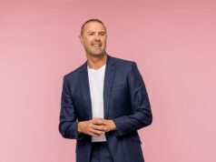 Motim estritamente enquanto o chefe da BBC apoia Paddy McGuinness para ser a nova Claudia Winkleman Agora afirma-se que um dos chefes mais antigos do Strictly apresentou Paddy McGuinness para substituir Claudia Winkleman