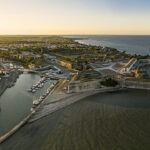 O incidente ocorreu por volta das 8h45 de quarta-feira entre as aldeias de Dolus-d'Oléron e Saint-Pierre-d'Oléron, na região de Charente-Maritime.