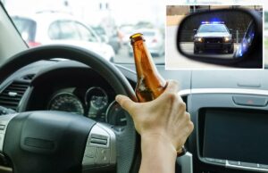 Motorista com DUIs anteriores bateu em outro carro enquanto tentava urinar em uma lata de cerveja James Howard, 53, foi preso por policiais em Montana na noite de 8 de novembro em Missoula.