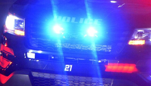 Motorista de 92 anos enfrenta acusações por atropelar policial de Yahoo news home