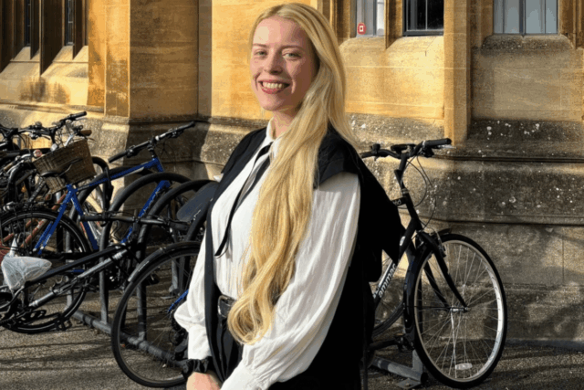 Mulher da Geração Z publica doutorado e diz 'Você pode me chamar de médico', os homens não estão felizes
