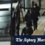 'Múltiplas' pessoas esfaqueadas em trem no Reino Unido, diz polícia britânica