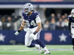 NFL pede a todos os times que façam momento de silêncio por Marshawn Kneeland dos Cowboys no domingo Marshawn Kneeland comemorando com Malik Davis após recuperar um punt bloqueado para um touchdown.