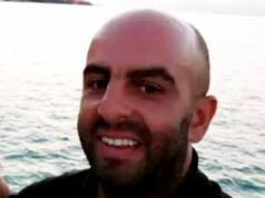 Na foto: Bravo trabalhador ferroviário que ‘se adiantou para proteger os outros’ durante o ataque com facas em Huntingdon O ferroviário Samir Zitouni foi uma das 11 pessoas feridas durante o esfaqueamento em massa a bordo de um trem no sábado.