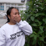 Nanny transmitiu fuga dramática de incêndio em apartamento em Hong Kong para alertar outras pessoas