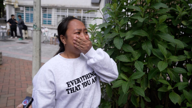 Nanny transmitiu fuga dramática de incêndio em apartamento em Hong Kong para alertar outras pessoas
