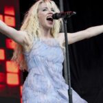 Não, talvez, apenas 'oi, querido'. Carly Rae Jepsen anuncia que está grávida do primeiro filho