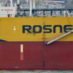 'Navios paralelos' da Rússia usam bandeiras falsas para contornar sanções, diz relatório