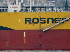 ‘Navios paralelos’ da Rússia usam bandeiras falsas para contornar sanções, diz relatório 'Navios paralelos' da Rússia usam bandeiras falsas para contornar sanções, diz relatório