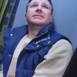 No momento em que o homem que atropelou e matou o irmão de sua namorada na noite em que se conheceram soluça 'Vou para a cadeia!' quando ele é preso pela polícia