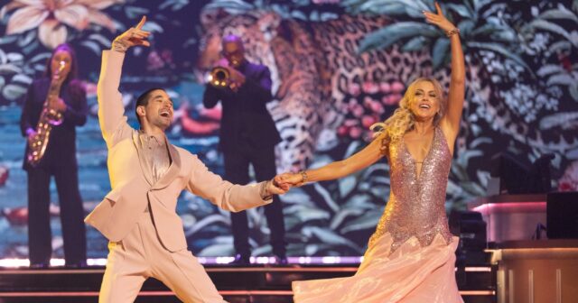 Valentin Chmerkovskiy e Alix Earle em “Dancing with the Stars”. 