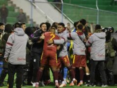 Horrorizado, partida da Copa Bolívia resultou em 17 cartões vermelhos Noite infernal em Oruro: 17 cartões vermelhos arruinam as quartas de final da Copa Bolívia