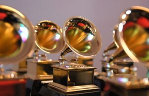 Nomeações para o Grammy 2026: a lista completa (atualização ao vivo) LAS VEGAS, NEVADA - APRIL 03: Grammy trophies sit in the press room during the 64th Annual GRAMMY Awards at MGM Grand Garden Arena on April 03, 2022 in Las Vegas, Nevada. (Photo by David Becker/Getty Images for The Recording Academy)