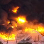 Um avião UPS MD-11 caiu perto do aeroporto de Louisville, Kentucky, de acordo com informações preliminares, disse uma fonte.