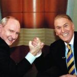 O ex-locutor Alan Jones prestou homenagem à lenda rival do rádio John Laws, dizendo que nunca houve animosidade entre eles, apenas