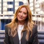 O 'Bare Everyday Look' de Ashley Tisdale não está completo sem este FPS sem óleo de US $ 24