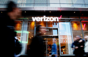 O CEO da Verizon soa alarmado sobre por que os clientes estão saindo em massa O CEO da Verizon soa alarmado sobre por que os clientes estão saindo em massa