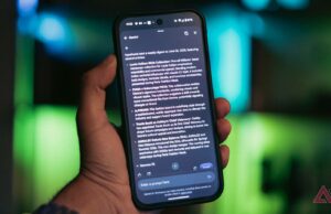 O Google Gemini obtém um recurso de produtividade revolucionário que os rivais invejarão O alto-falante Nest Audio com as luzes ativas, sobre uma pequena pilha de livros